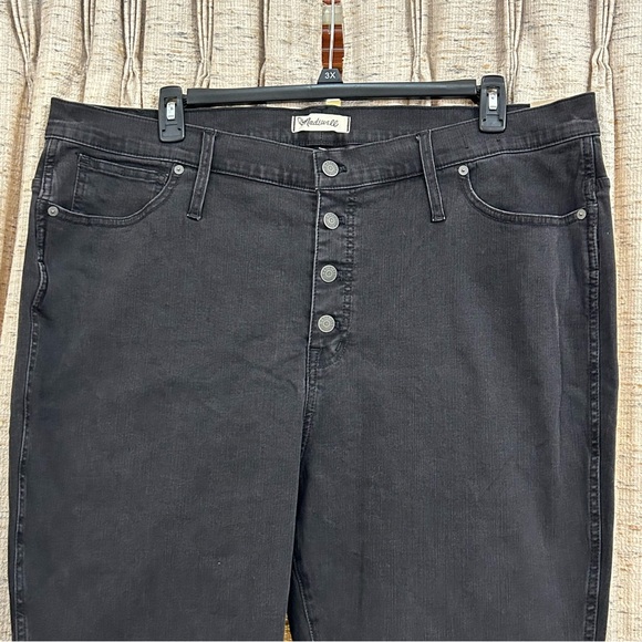 Madewell 10" High-Rise Skinny Jeans in Berkeley Black: Button-Through Edition - Picture 2 of 12